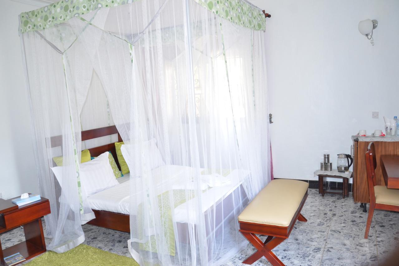 Sheevy"S Bed N Breakfast Fort Portal エクステリア 写真